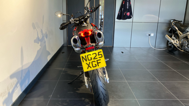 Ducati Hypermotard 698 RVE (24MY)